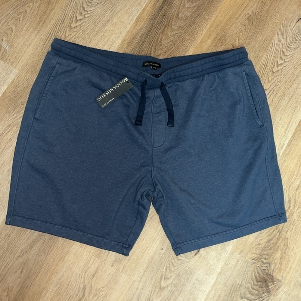 Men’s NWT XXL Banana Republic Blue Lounge Shorts 8” Inseam.